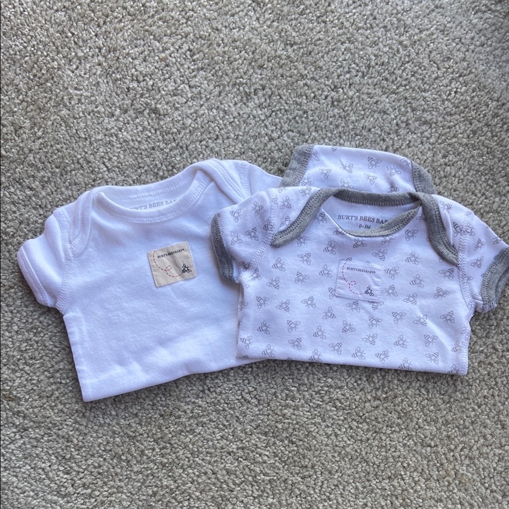 Burt's Bees Baby White and Gray Onesies 0-3 Month